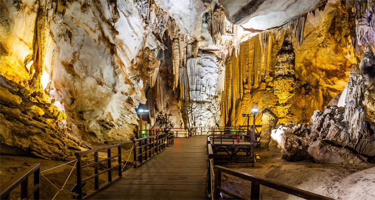 PHONG NHA-KE BANG -Paradise Cave, Vietnam