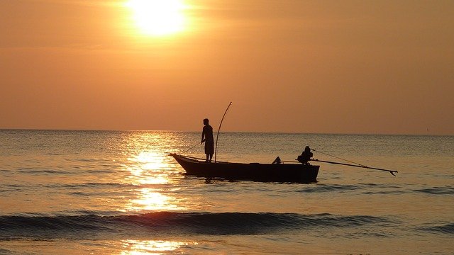 Maldive pescare al tramonto